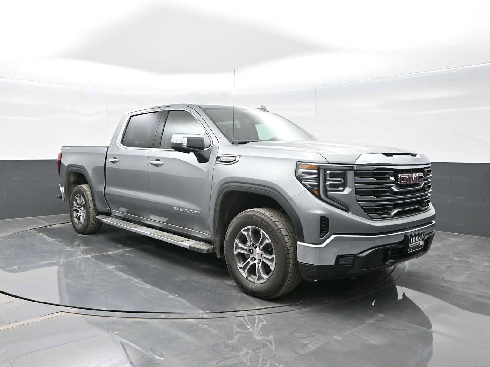 New 2025 GMC Sierra 1500 SLT w/ SLT Convenience Package