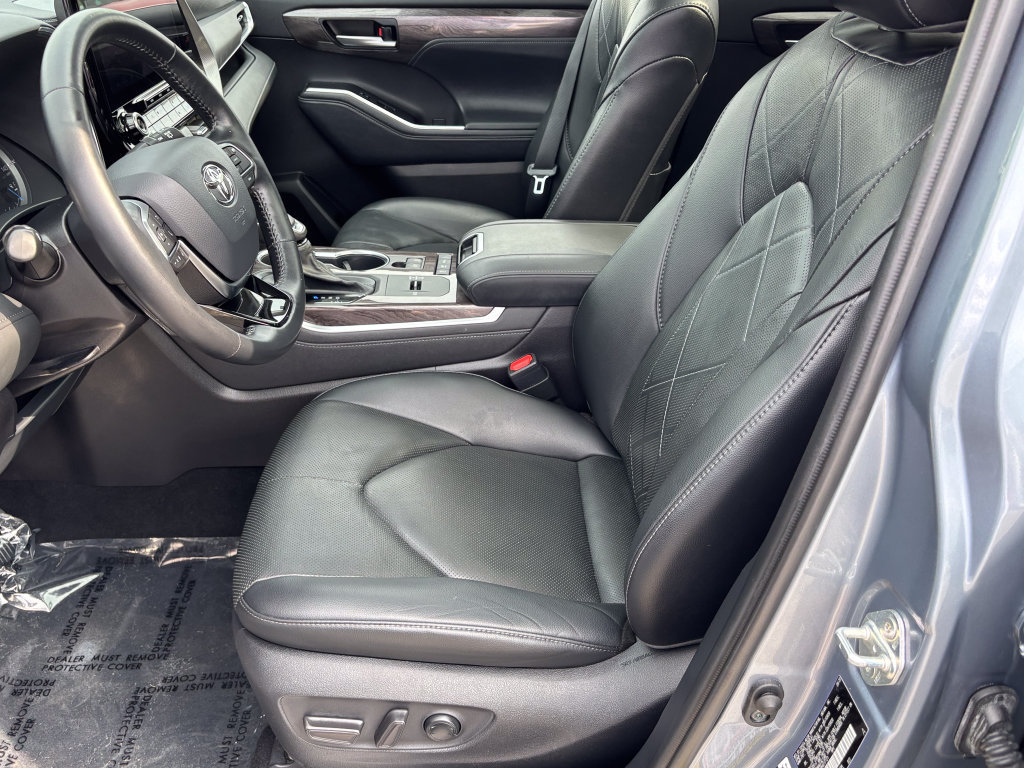 Certified 2021 Toyota Highlander Platinum AWD/4WD image 22