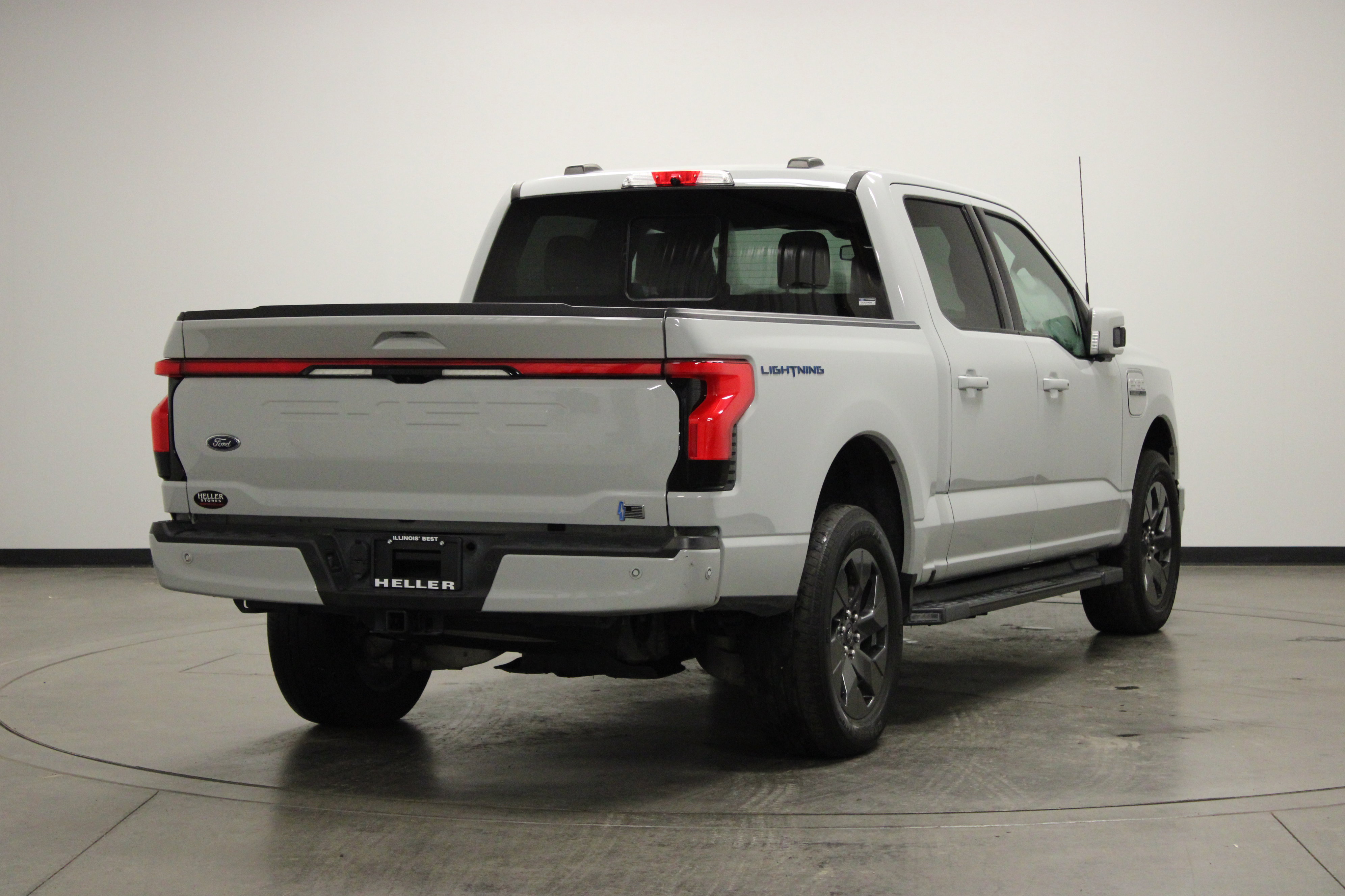 Used 2023 Ford F150 Lightning Lariat w/ Equipment Group 511A High image 8