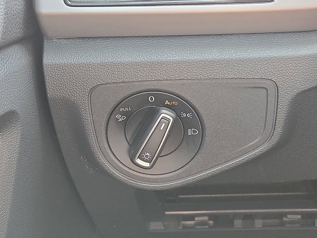 Used 2021 Volkswagen Atlas SEL Premium image 27