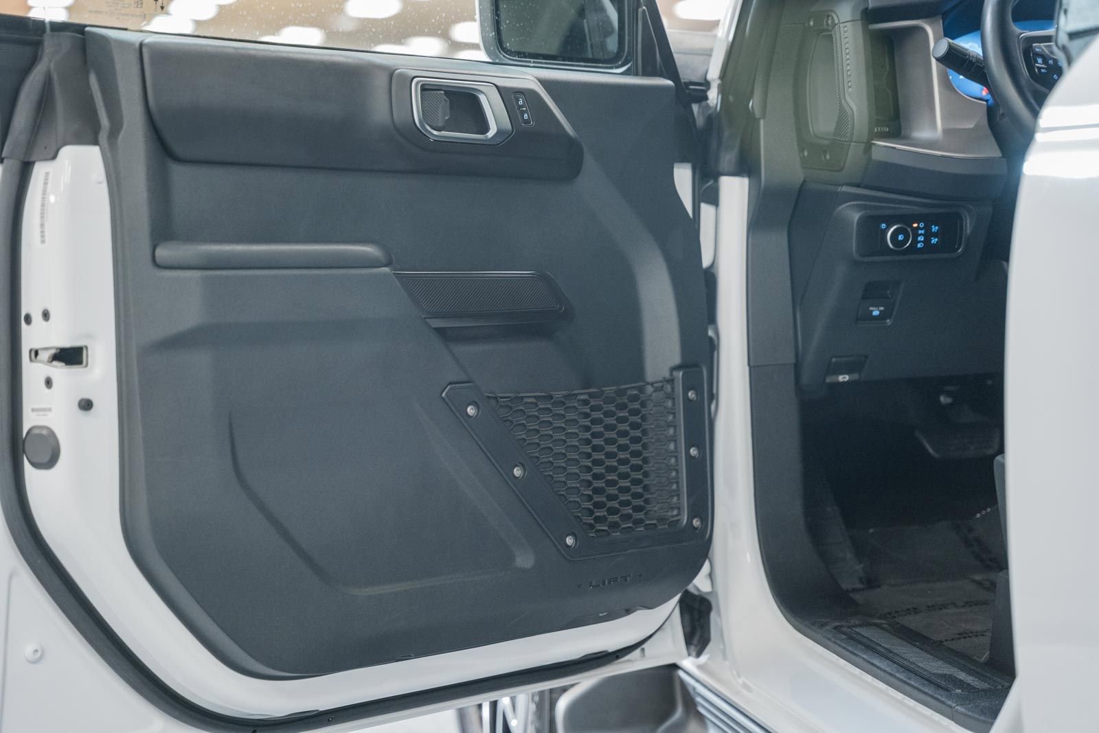 Certified 2025 Ford Bronco Outer Banks image 46