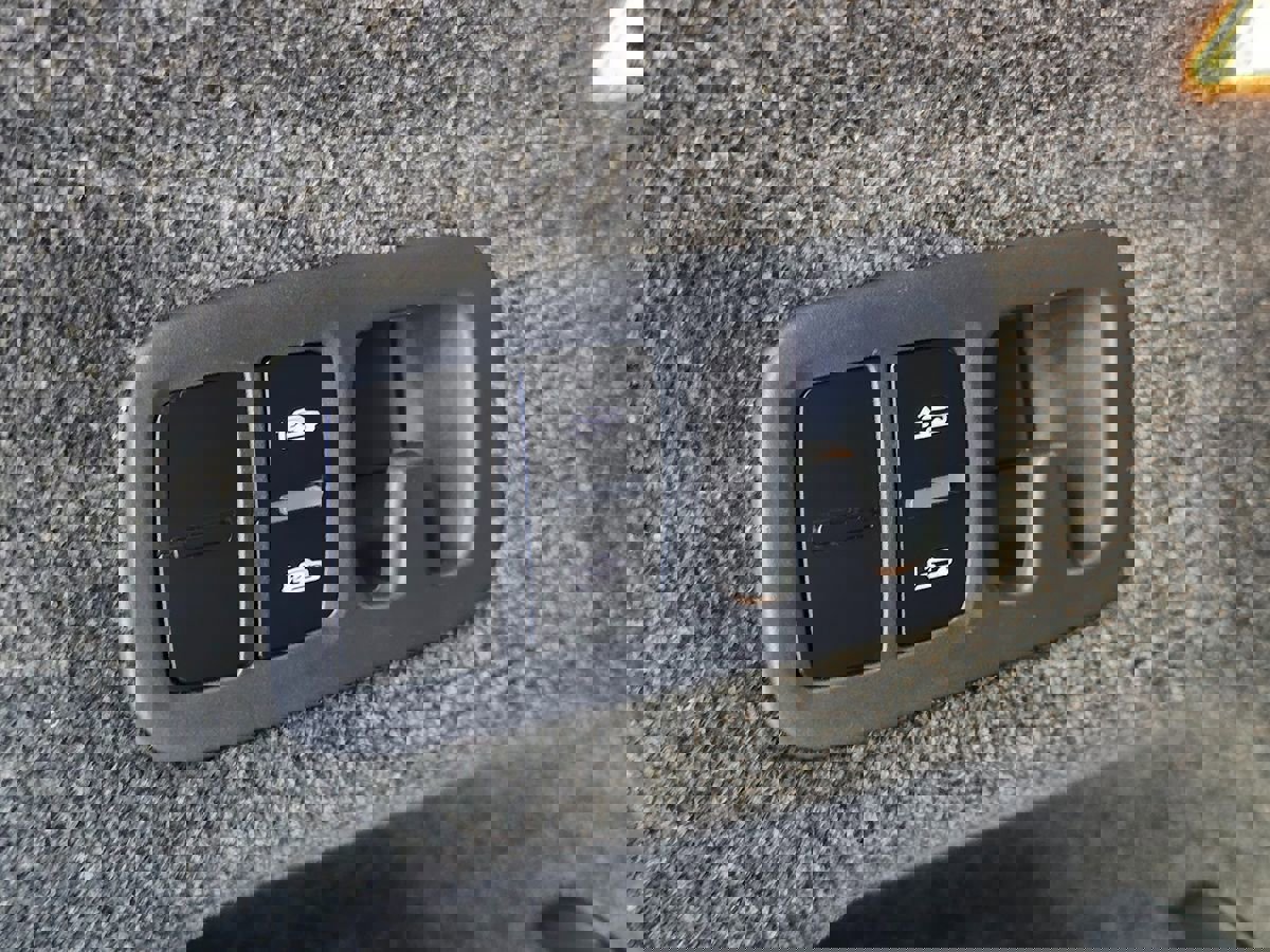 Used 2020 Bentley Bentayga Design Series image 76