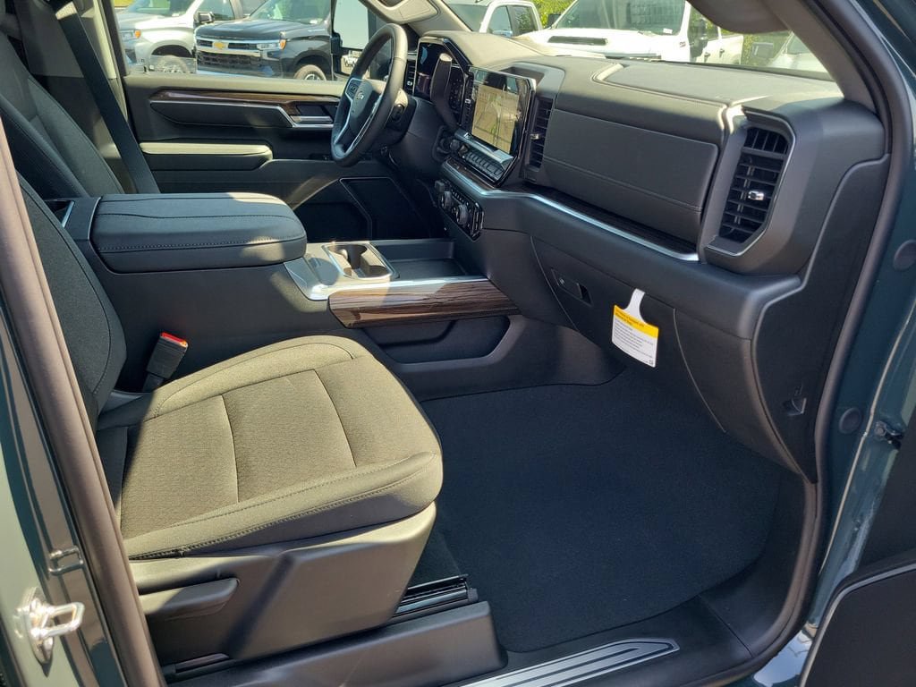 New 2026 Chevrolet Silverado 2500 LT w/ All Star Edition AWD/4WD image 17
