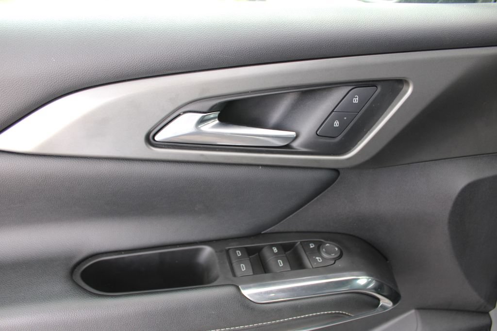 Used 2025 Chevrolet Traverse LT AWD/4WD image 22
