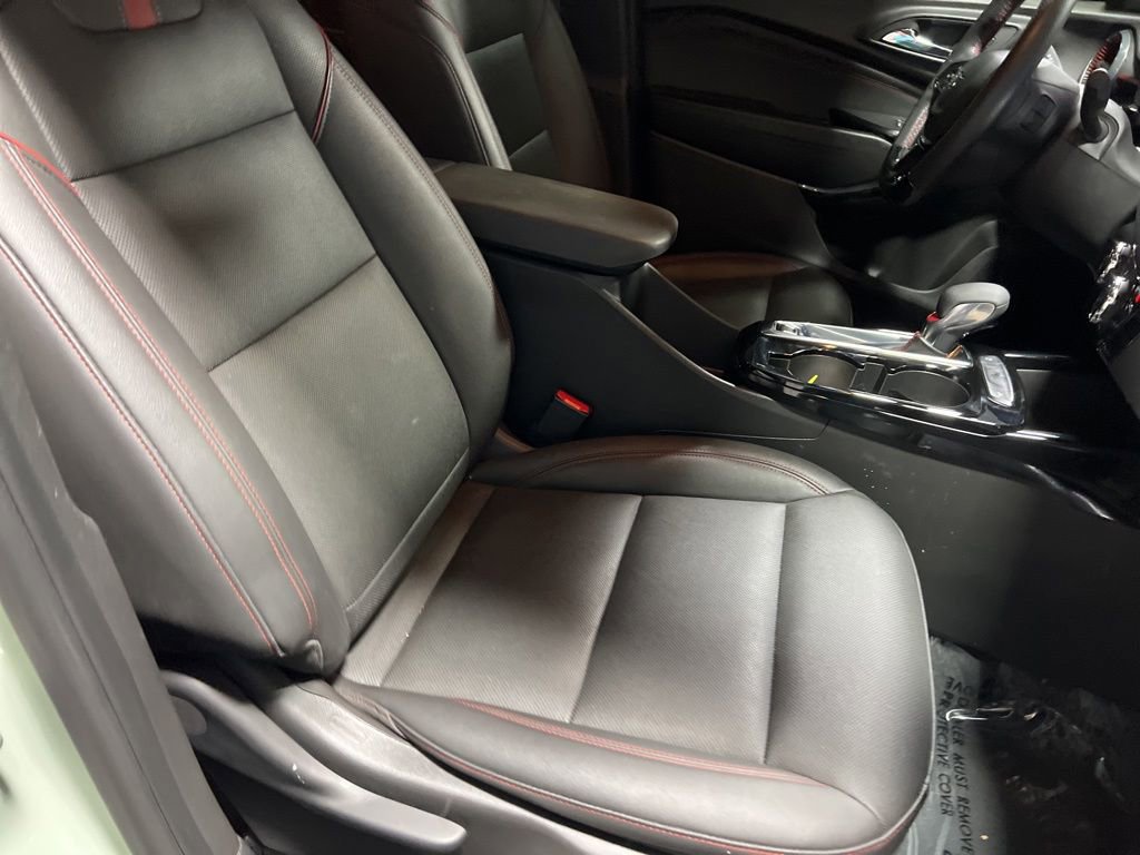 Used 2024 Chevrolet Trax RS FWD image 9