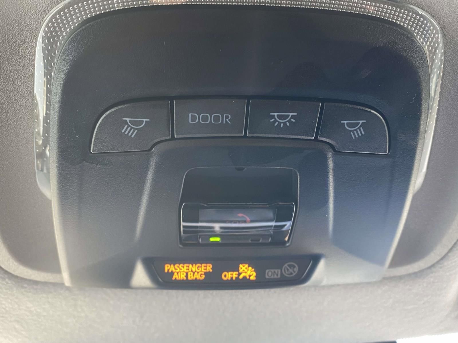 Used 2025 Toyota Corolla Cross LE FWD image 31