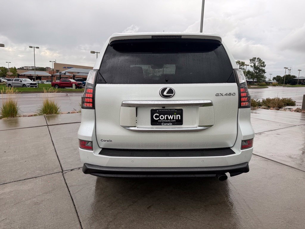 Used 2023 Lexus GX 460 Premium w/ Accessory Package AWD/4WD image 8