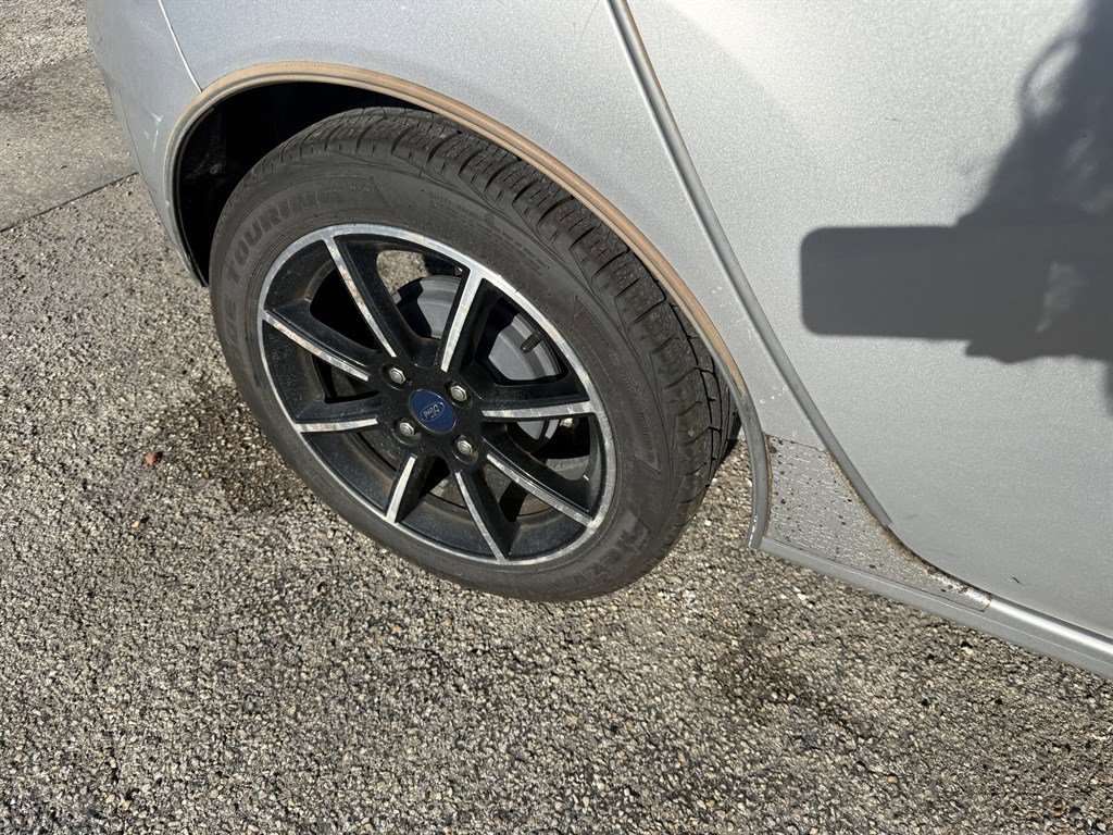 Used 2015 Ford Fiesta SE w/ Equipment Group 201A image 10