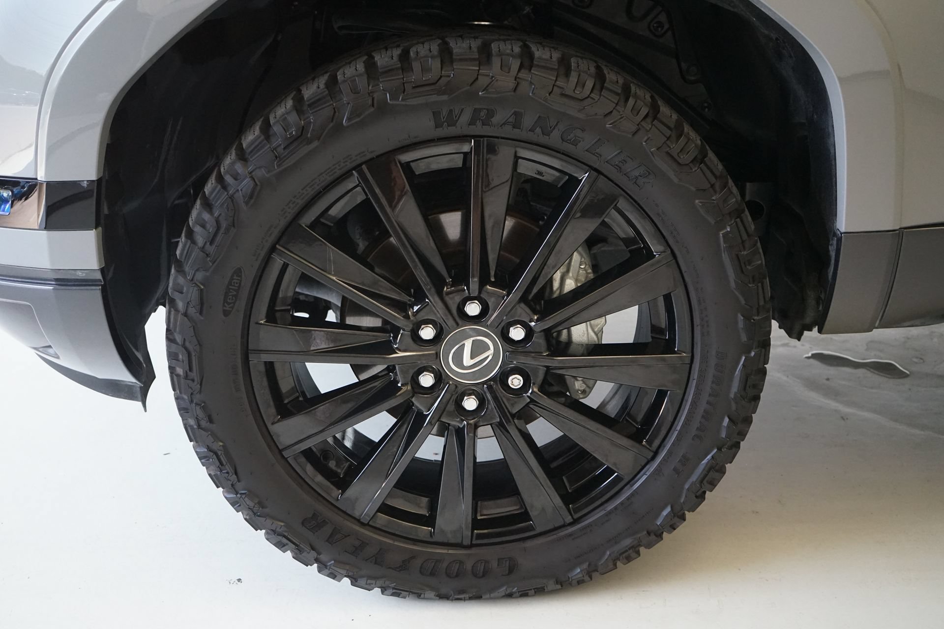 Used 2026 Lexus GX 550 w/ Accessory Package (2T) AWD/4WD image 27