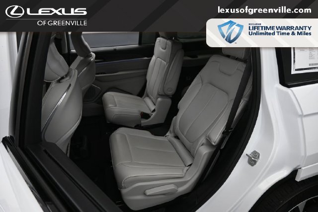 Used 2023 Jeep Grand Cherokee L Overland w/ Advanced Protech Group III AWD/4WD image 29