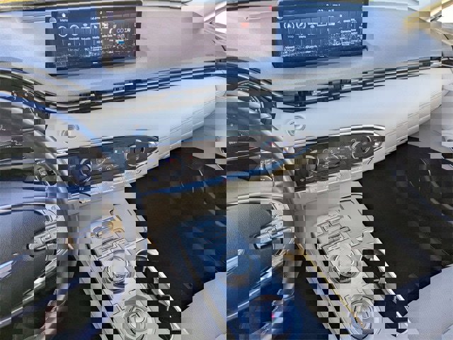 Used 2022 Genesis GV70 2.5T image 11