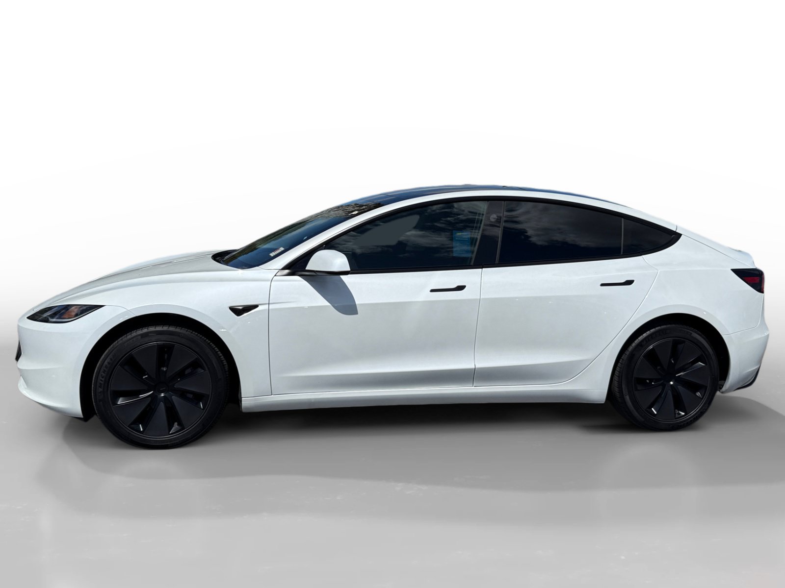 Used 2024 Tesla Model 3 Standard Range RWD image 2