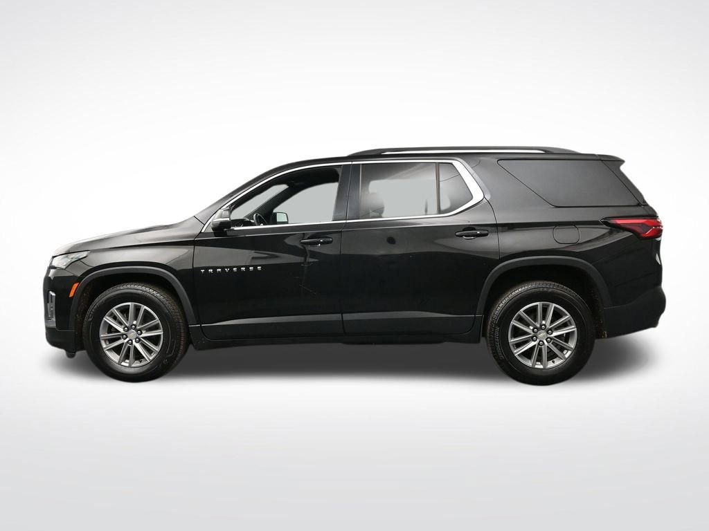 Used 2023 Chevrolet Traverse LT image 2