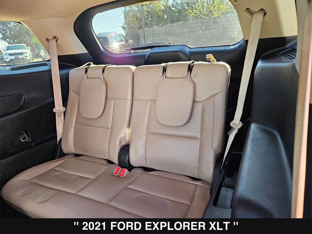 Used 2021 Ford Explorer XLT w/ Equipment Group 202A image 18