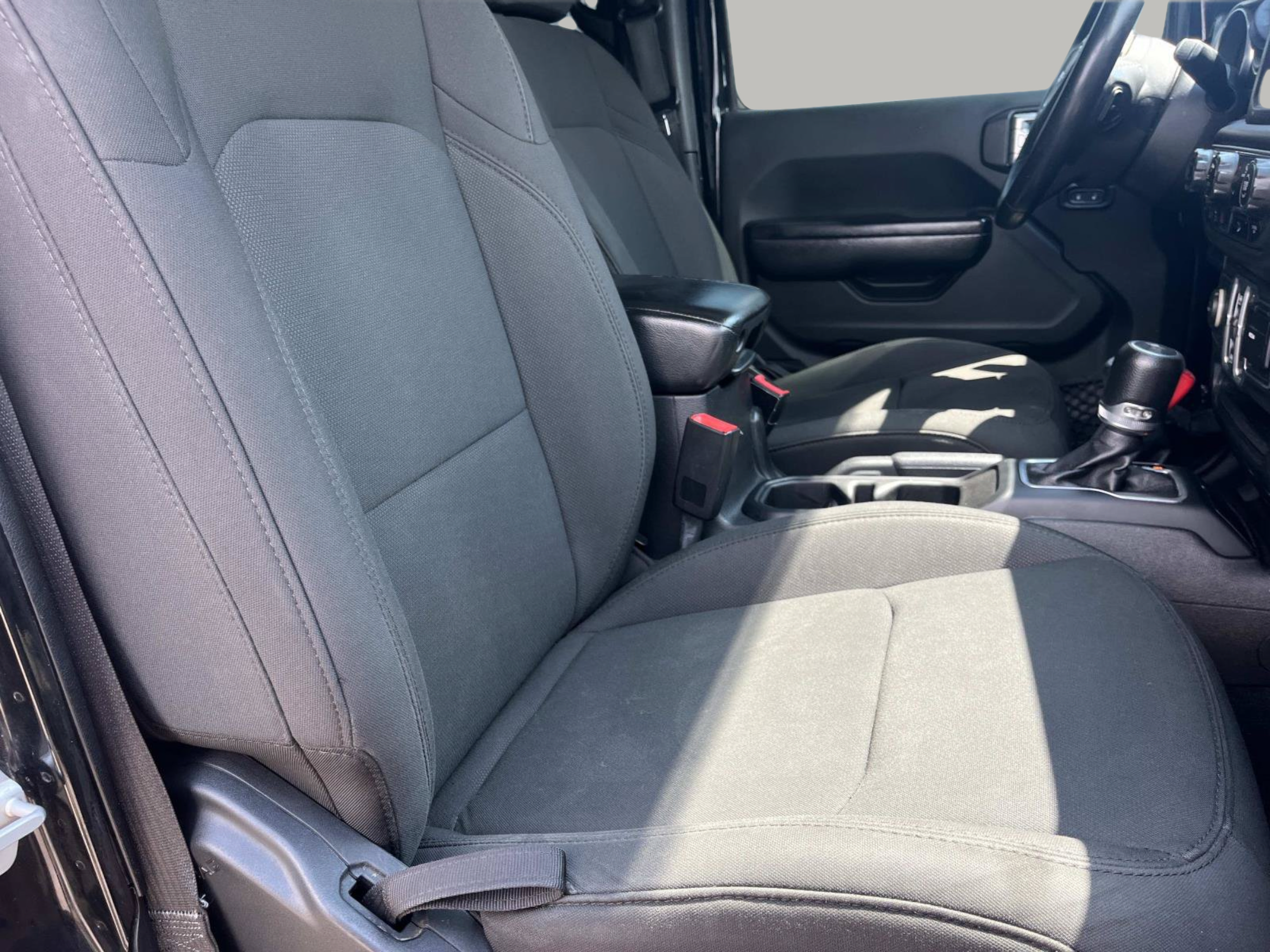 Used 2018 Jeep Wrangler Unlimited Sport S AWD/4WD image 24