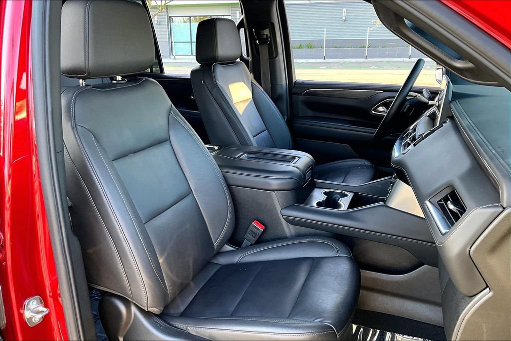 Used 2024 Chevrolet Tahoe Z71 w/ Luxury Package AWD/4WD image 9