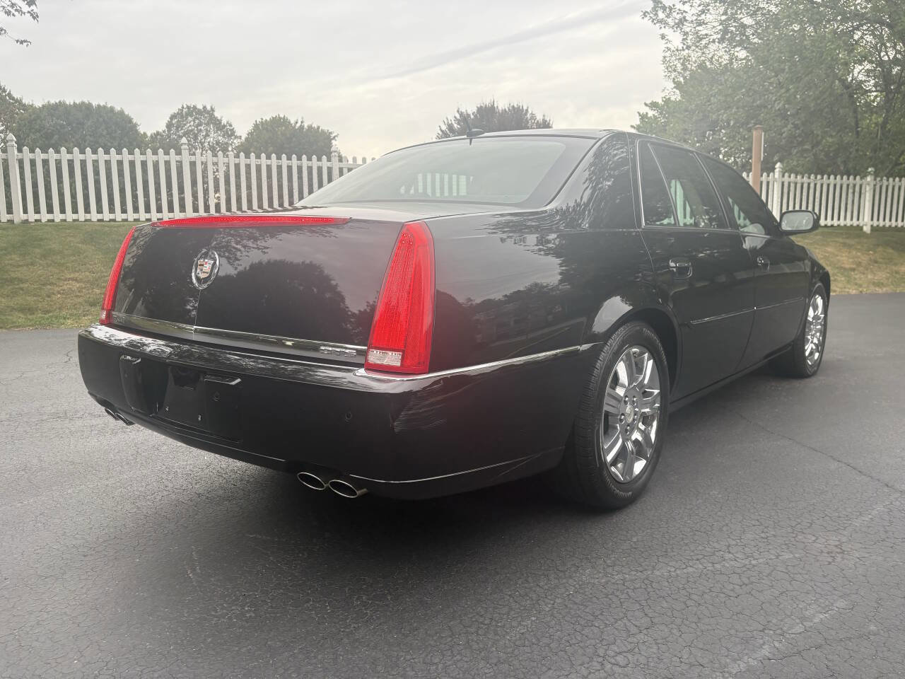 Used 2008 Cadillac DTS Performance w/ Platinum Edition image 8