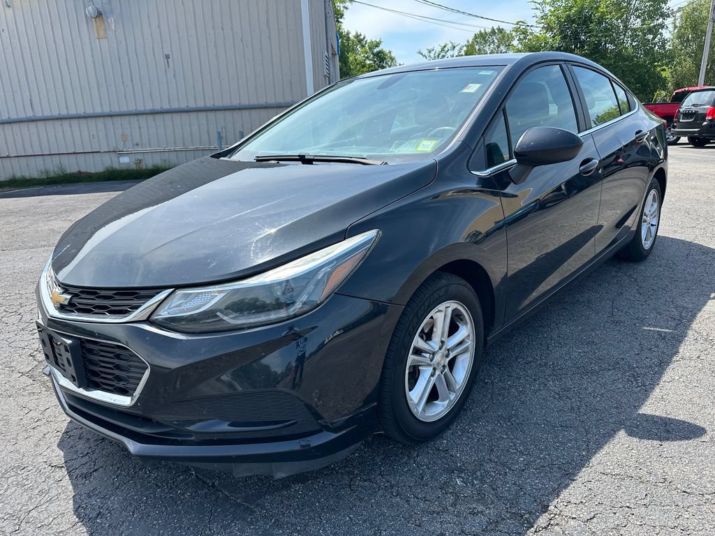 Used 2018 Chevrolet Cruze LT w/ Convenience Package FWD image 10