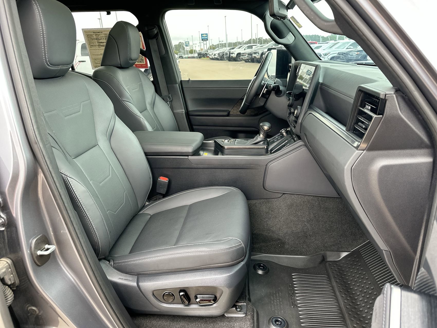 Used 2025 Lexus GX 550 w/ Cold Area Package AWD/4WD image 26
