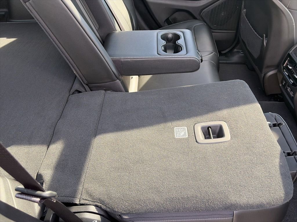 Used 2024 Jeep Grand Cherokee Limited w/ Black Appearance Package image 17