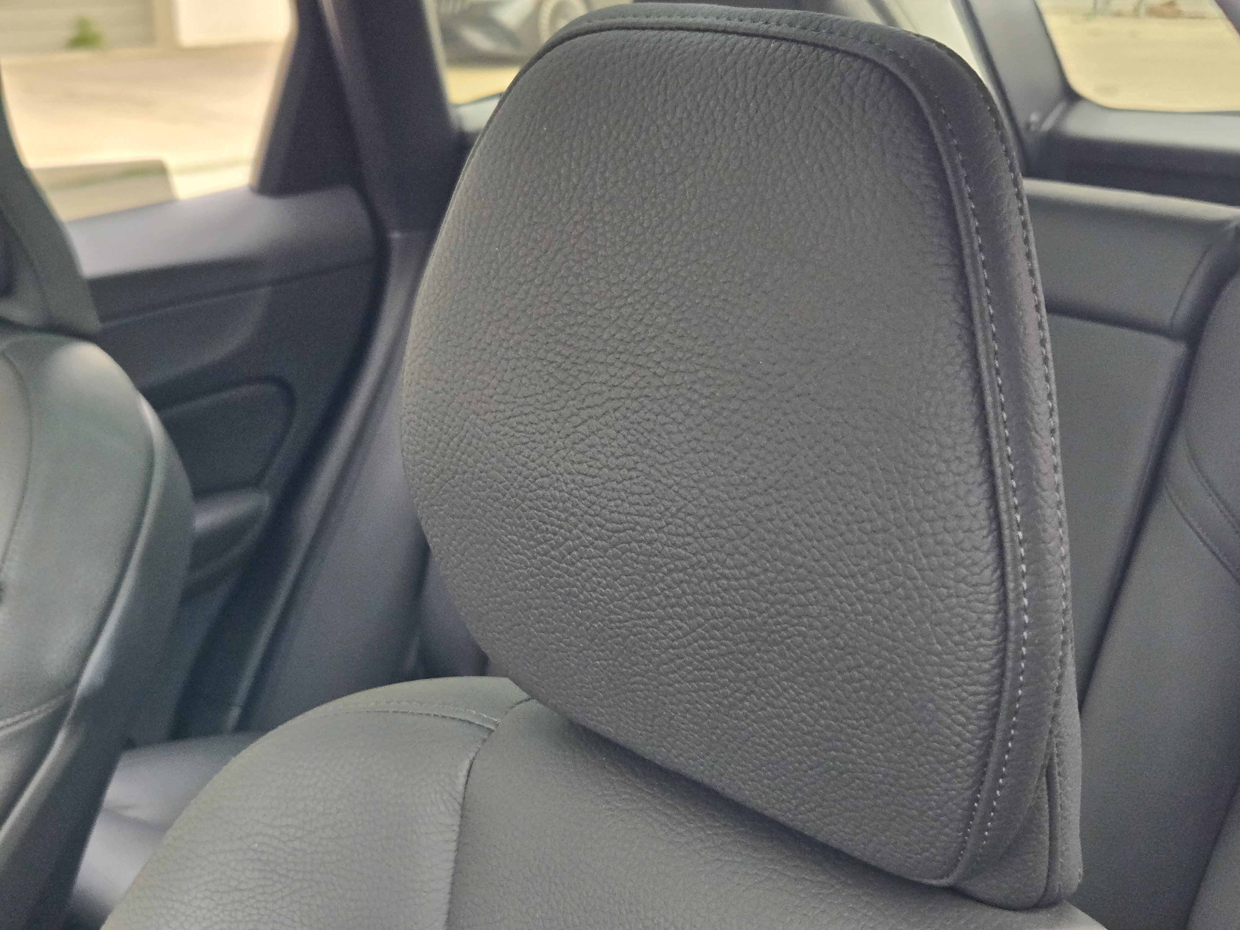 Used 2025 Volvo XC60 B5 Plus image 23