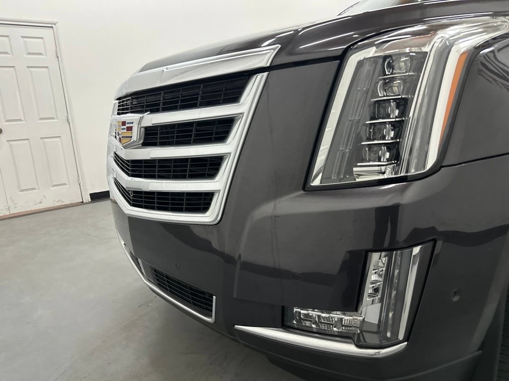 Used 2018 Cadillac Escalade ESV Premium Luxury RWD image 25