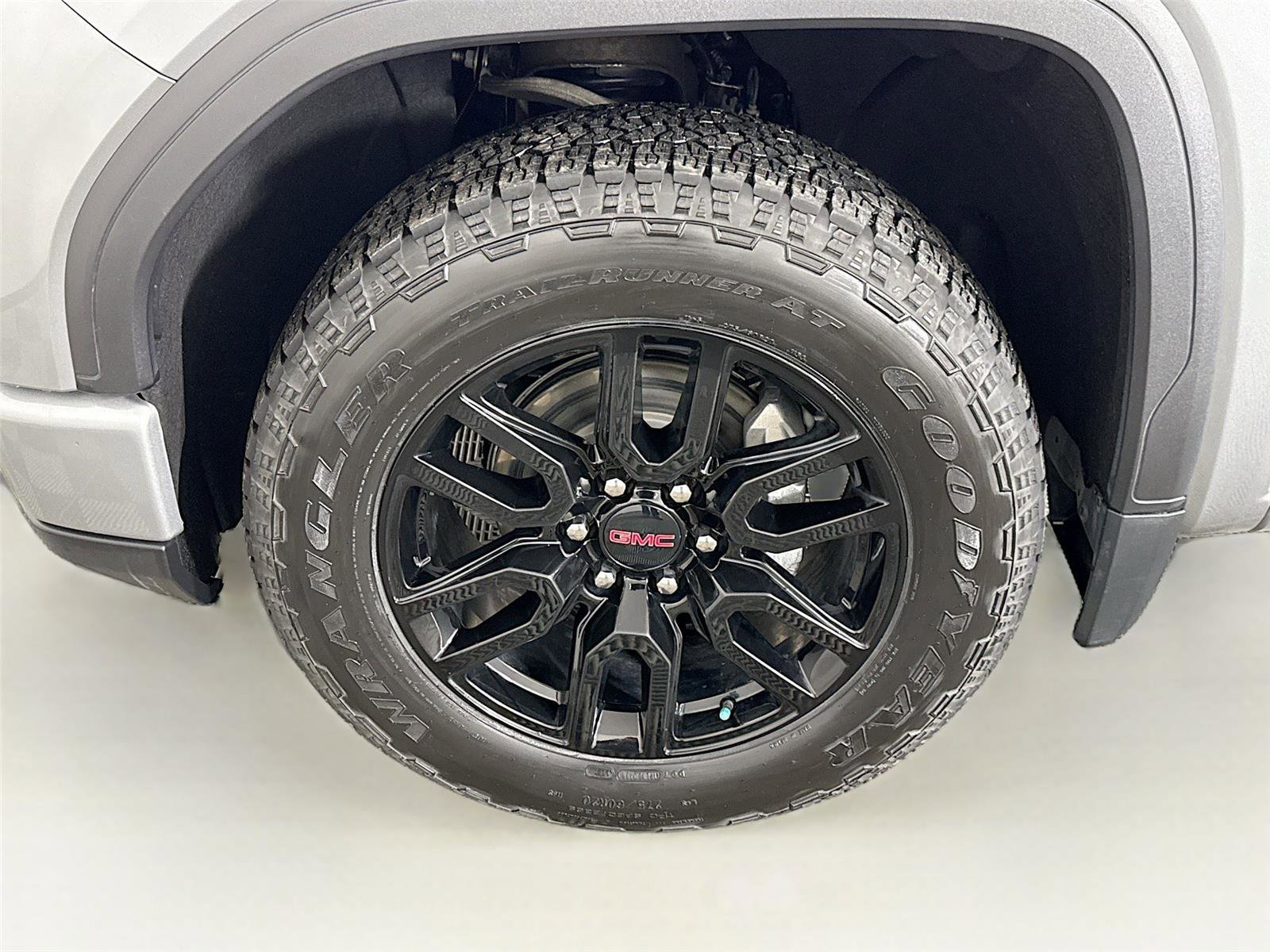 Used 2024 GMC Sierra 1500 Elevation image 23