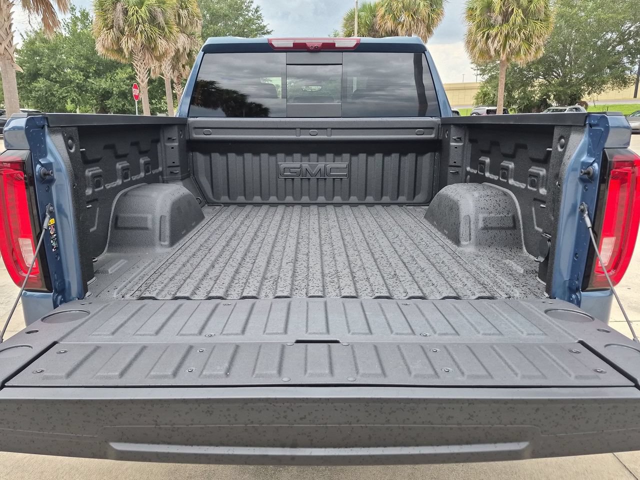 Used 2026 GMC Sierra 1500 Denali w/ Technology Package AWD/4WD image 23