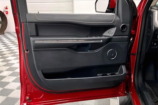 Used 2022 Ford Expedition XLT image 17