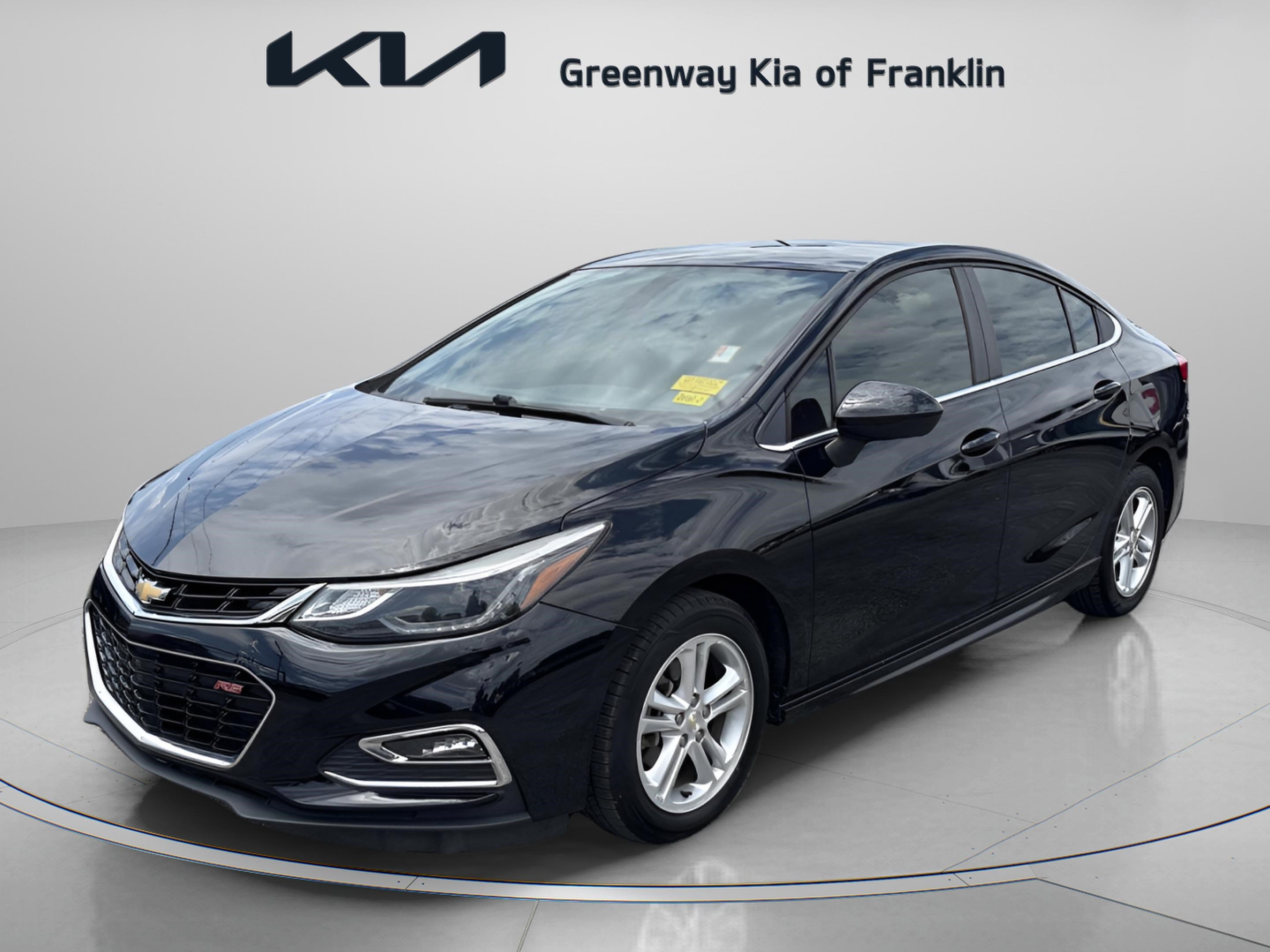 Used 2018 Chevrolet Cruze LT w/ Convenience Package FWD image 3