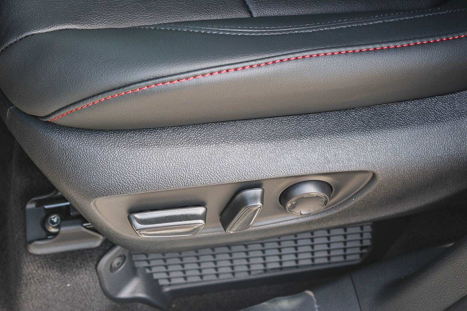 New 2026 Toyota Sienna XSE FWD image 24