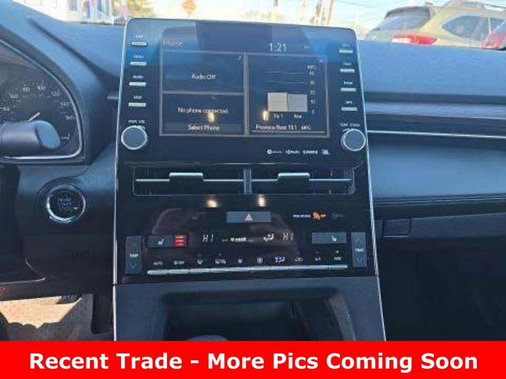 Used 2019 Toyota Avalon XLE w/ Moonroof Package image 2