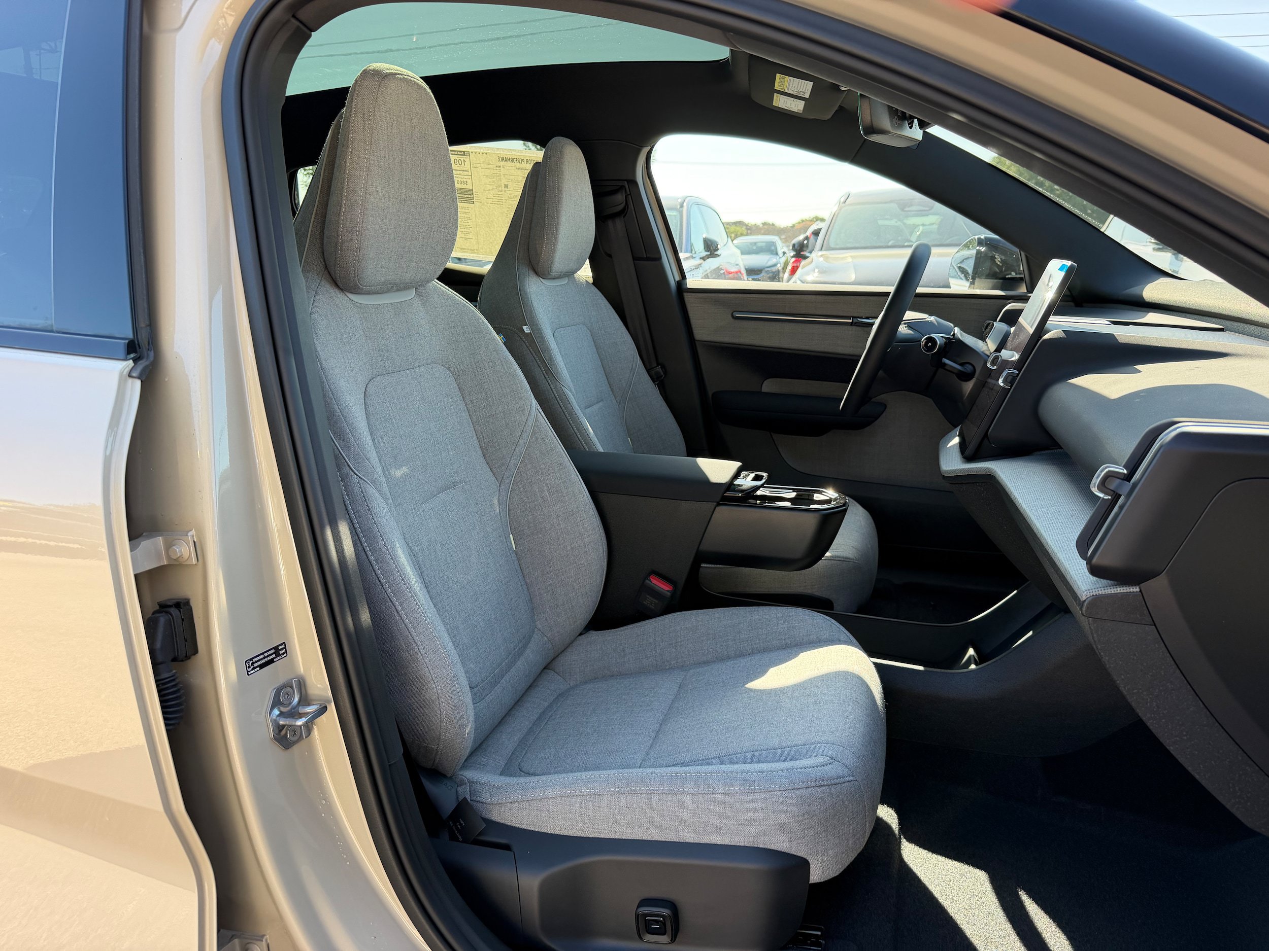 New 2026 Volvo EX30 Ultra w/ Protection Package Premier AWD/4WD image 7