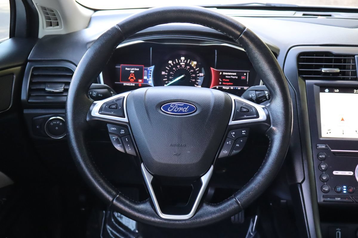 Used 2017 Ford Fusion Energi Titanium FWD image 19