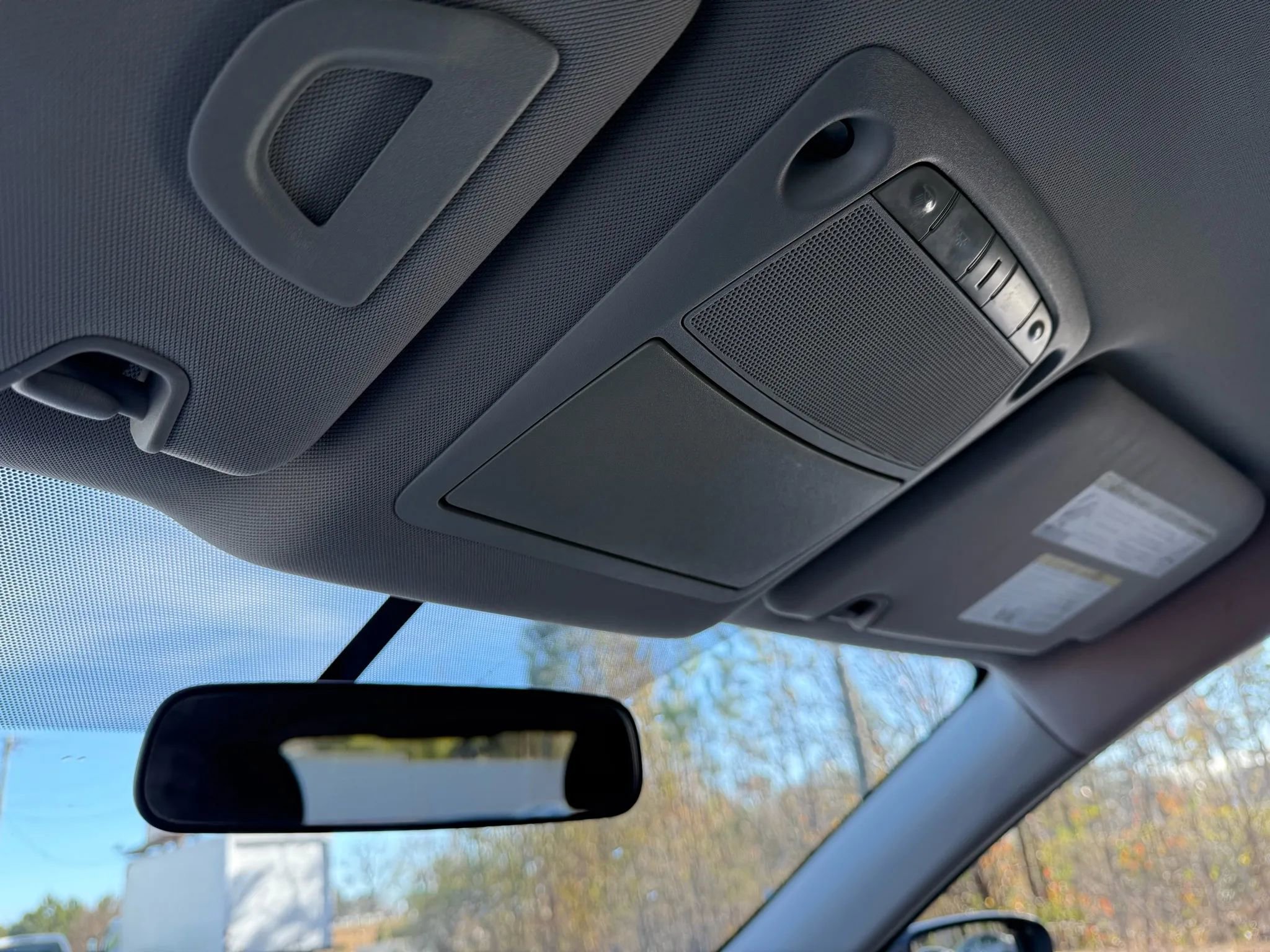 Used 2016 Nissan Rogue SV image 33