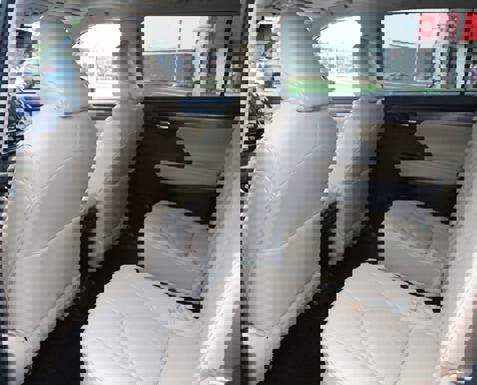 Certified 2025 Toyota Highlander Limited image 15