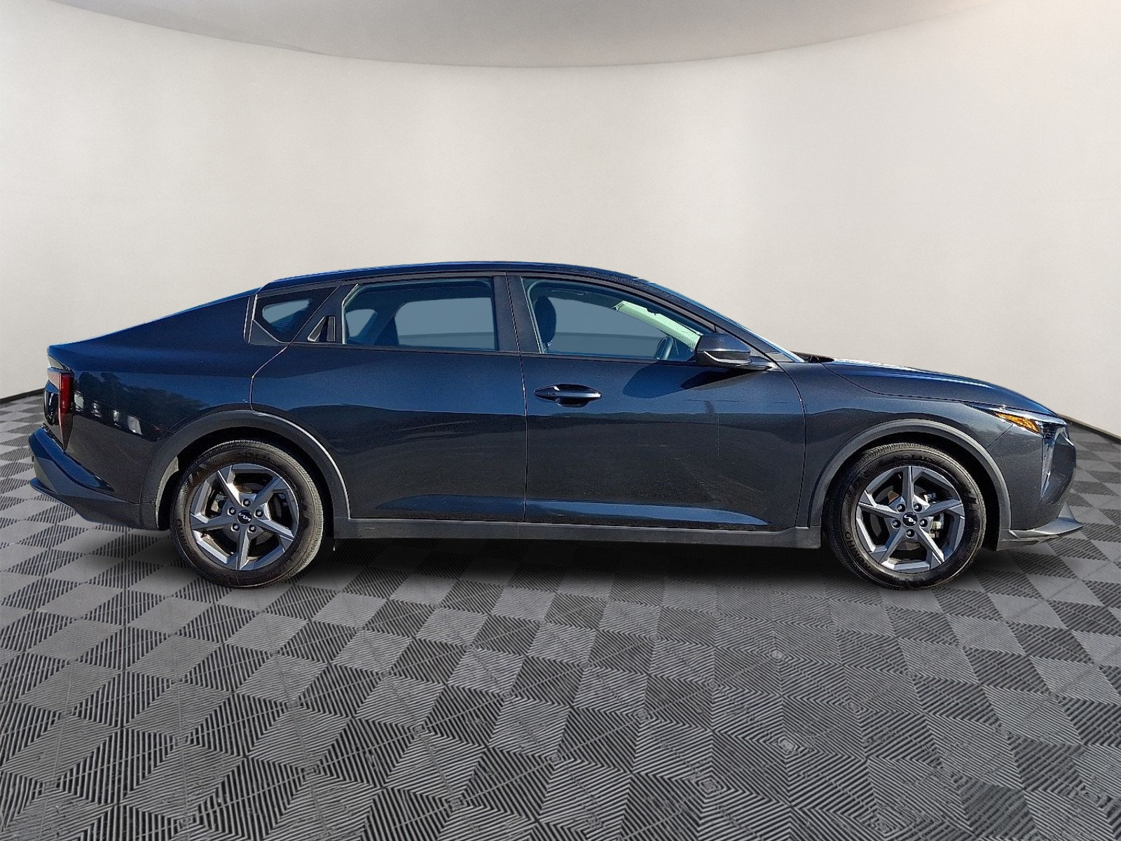 Certified 2025 Kia K4 FWD image 7