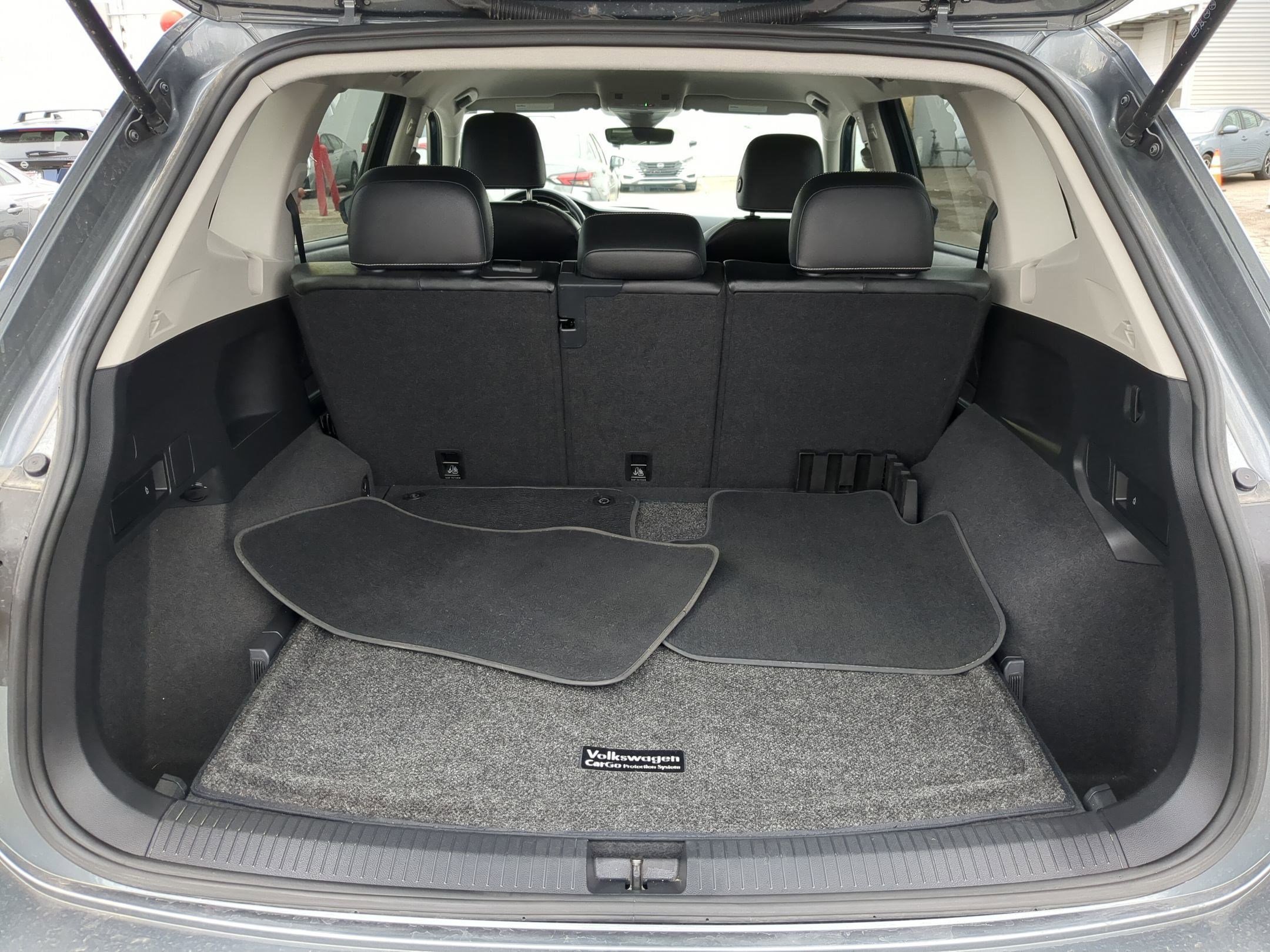 Used 2023 Volkswagen Tiguan SE image 29