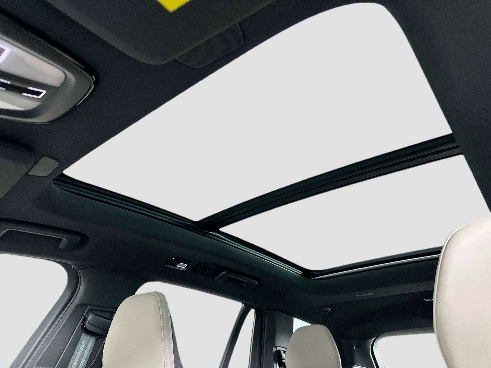 New 2026 Volvo XC90 B5 Plus w/ Protection Package Premier AWD/4WD image 21