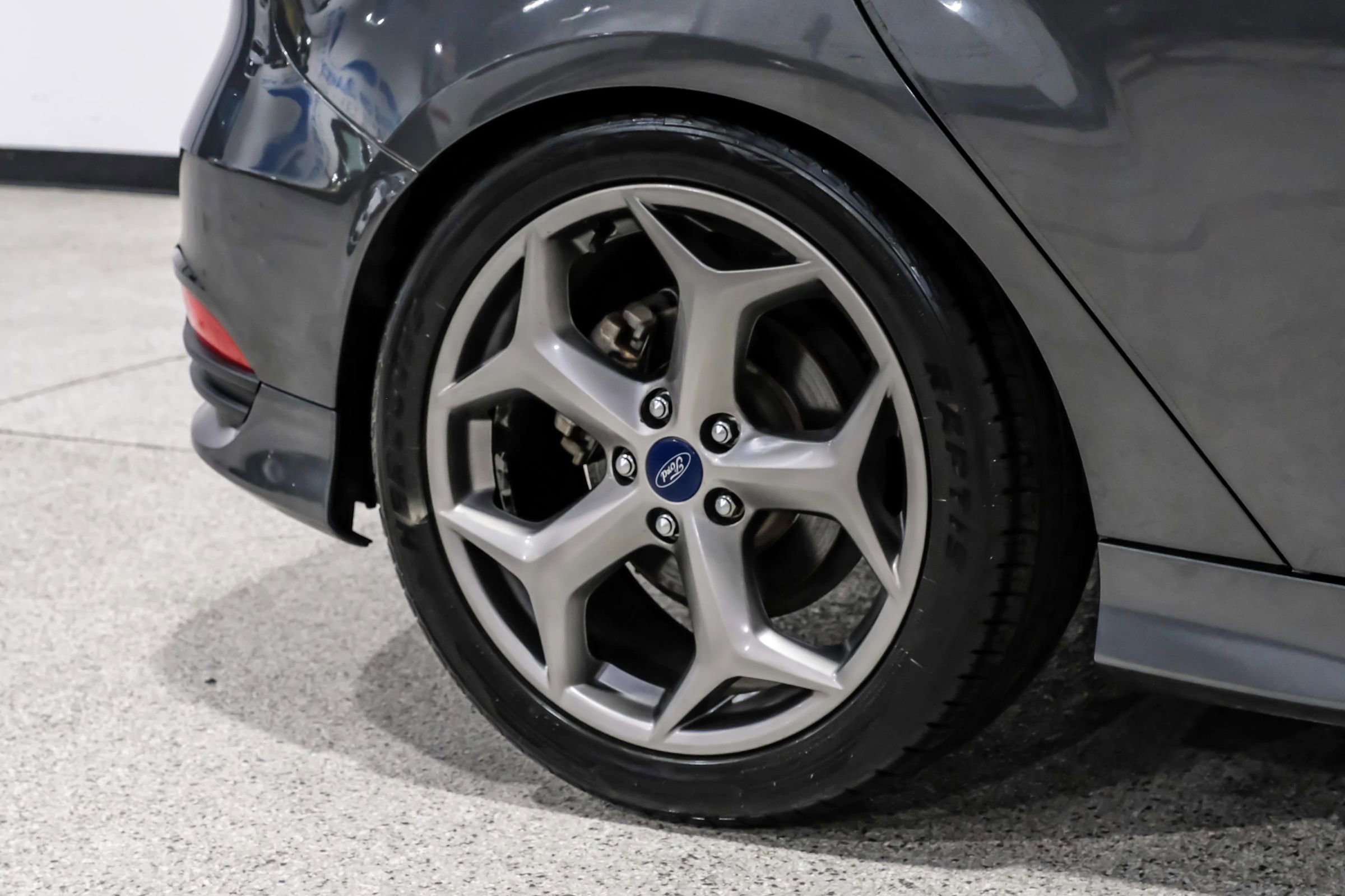 Used 2018 Ford Focus ST w/ Equipment Group 402A FWD image 65