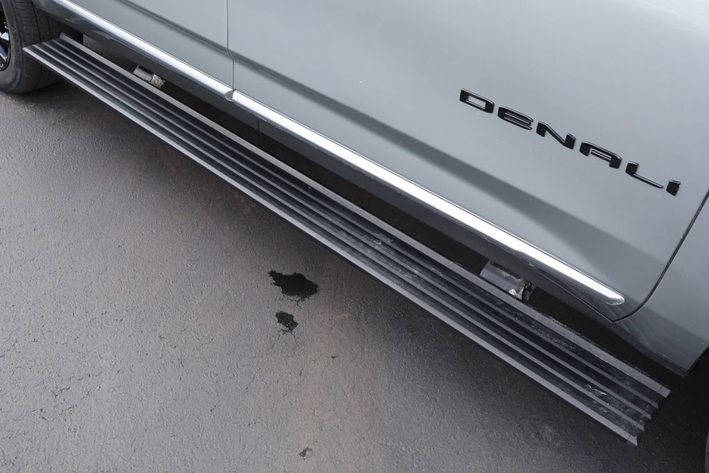 Certified 2024 GMC Yukon XL Denali AWD/4WD image 11