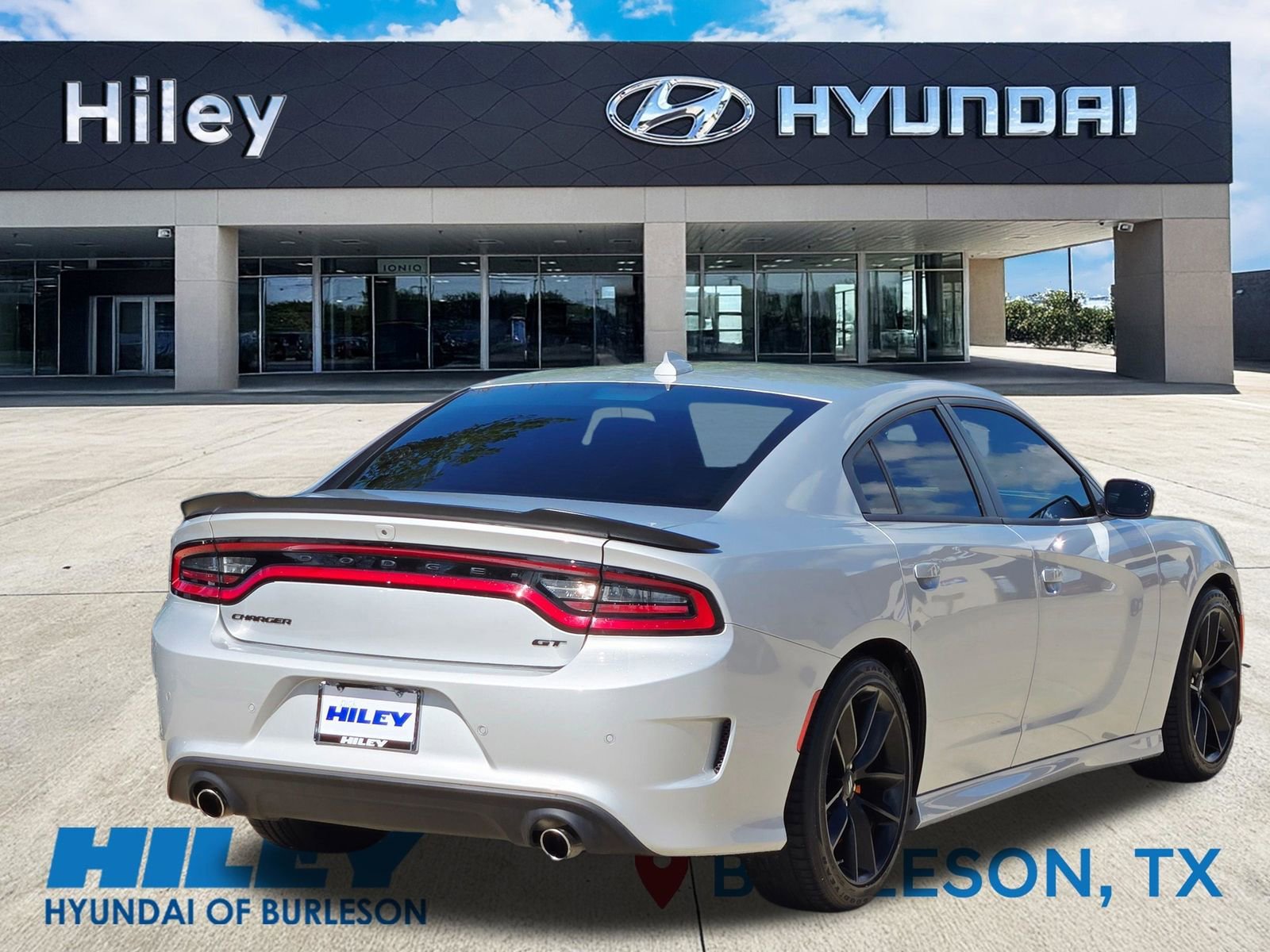 Used 2023 Dodge Charger GT w/ Plus Group image 4