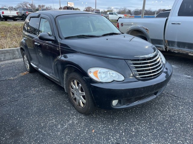 Used 2010 Chrysler PT Cruiser Classic w/ Convenience Group image 2