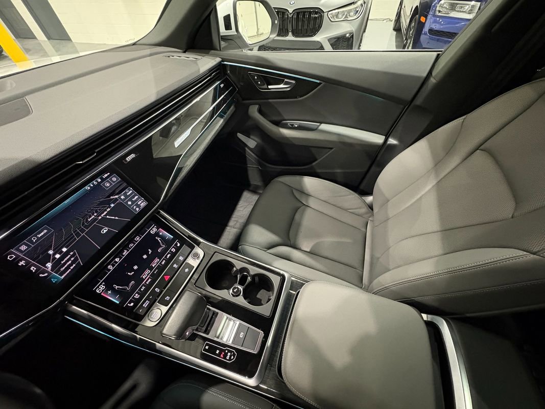 Used 2019 Audi Q8 Premium Plus w/ Premium Plus image 32