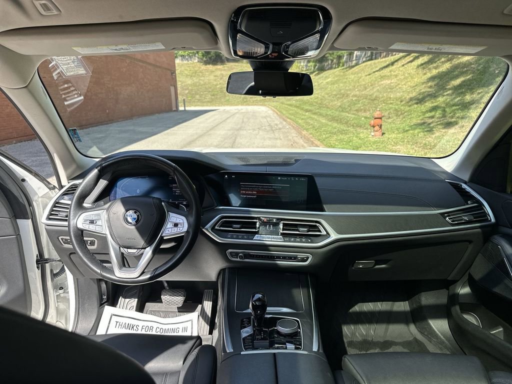 Used 2022 BMW X7 xDrive40i w/ Cold Weather Package image 26