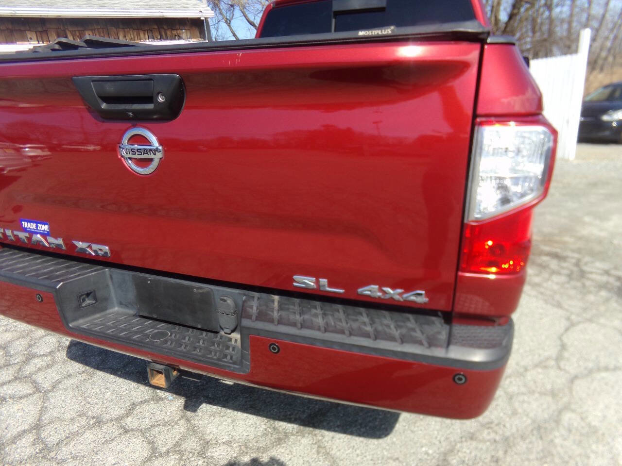 Used 2019 Nissan Titan SL image 11