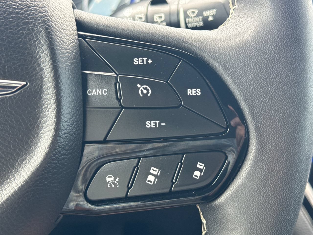 Used 2022 Chrysler Pacifica Touring-L w/ S Appearance Package FWD image 30
