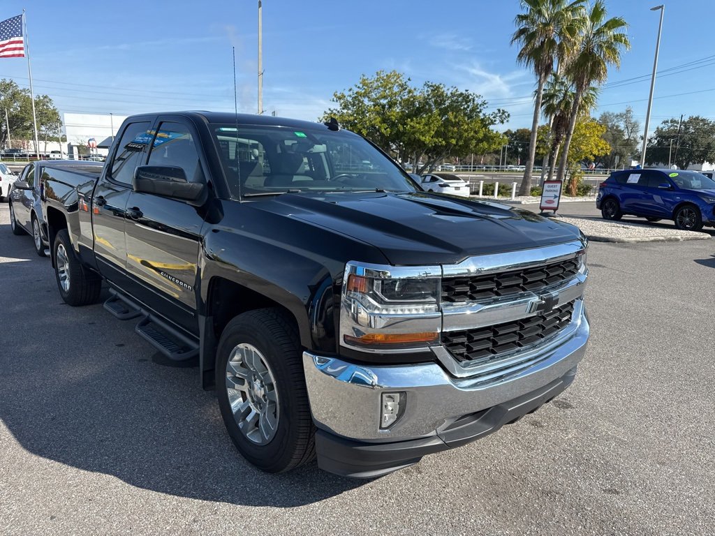 Used 2018 Chevrolet Silverado 1500 LT w/ All Star Edition image 4