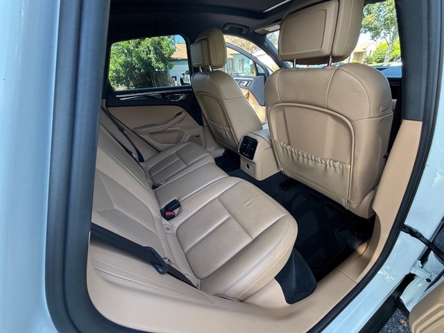 Used 2018 Porsche Macan AWD/4WD image 39