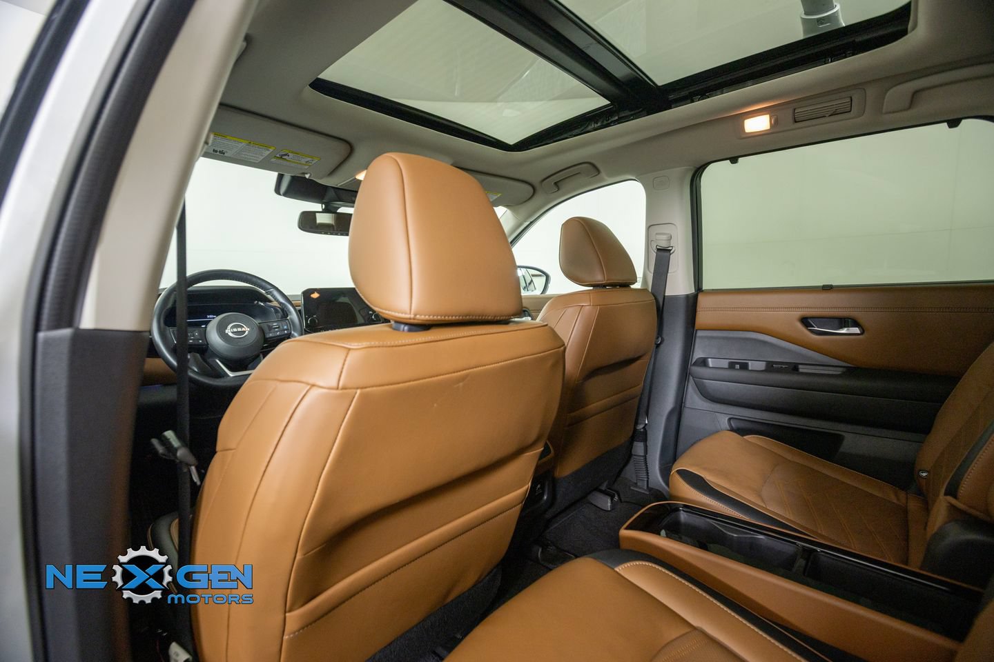 Used 2022 Nissan Pathfinder Platinum AWD/4WD image 27